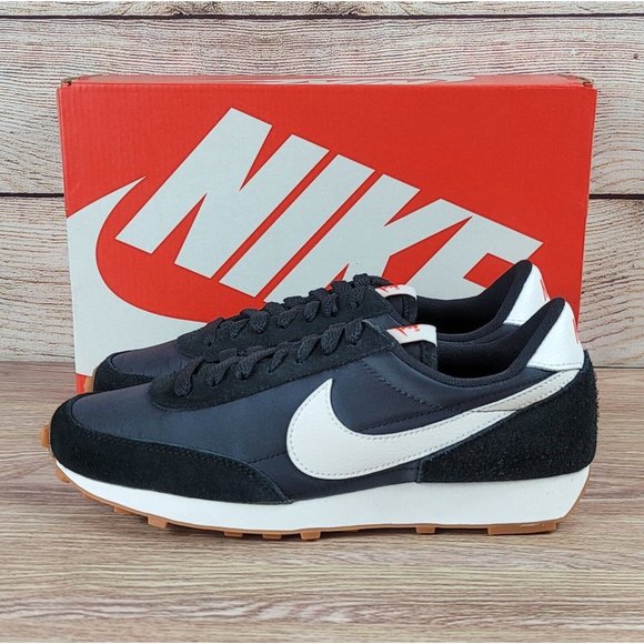 NEW Nike DayBreak Women's 6.5-9 Black White Gum Waffle Athletic Sneakers Shoes - Picture 3 of 13